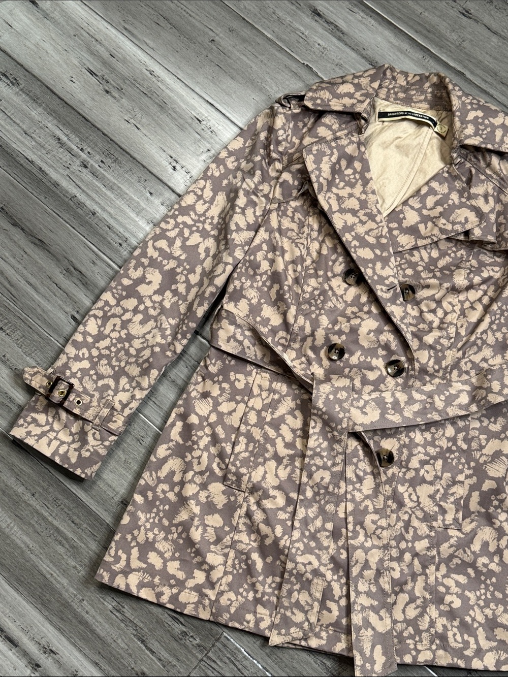 ANTHROPOLOGIE DAUGHTERS OF THE LIBERATION SUBTLE SURVIVAL LEOPARD PRINT COAT - Picture 10 of 15